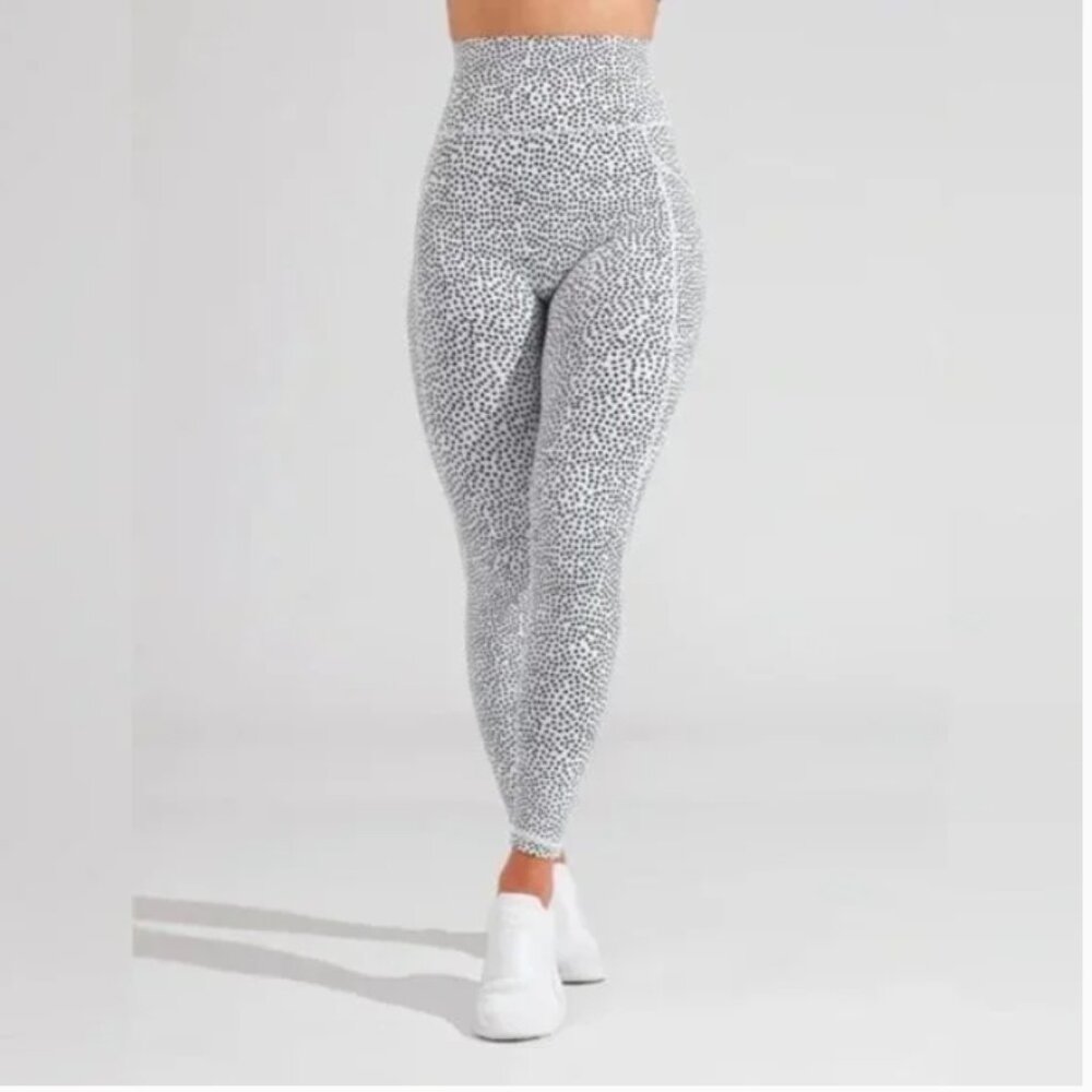 BuffBunny Rosa Pocket Legging- White Bossy Print - Picture 1 of 4